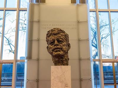 Artistas cancelan en Trump-Kennedy Center tras cambio de nombre