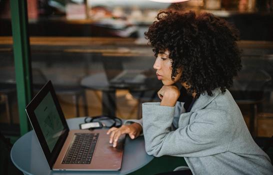 Recomendaciones para proteger tus m&oacute;viles y datos personales durante los viajes de fin de a&ntilde;o