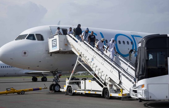EE. UU. busca localizar en el extranjero a migrantes deportados para cobrarles multas