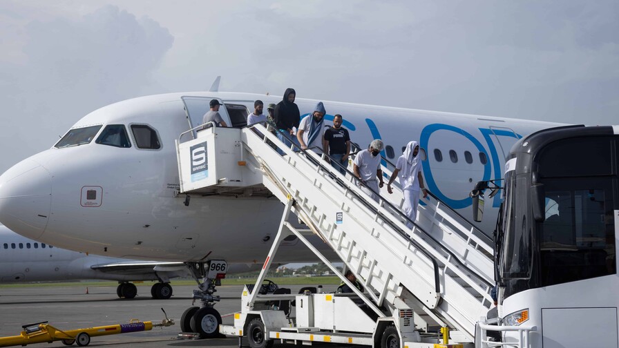 EE. UU. busca localizar en el extranjero a migrantes deportados para cobrarles multas