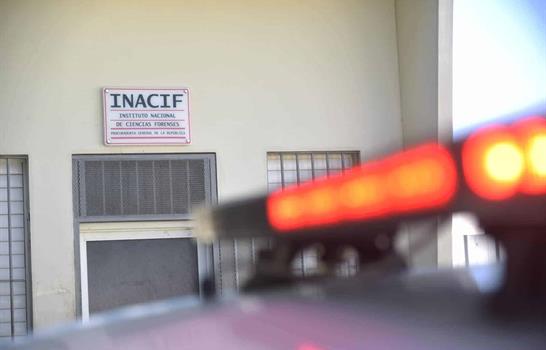 Un hombre mata a su pareja de varias estocadas en Valverde