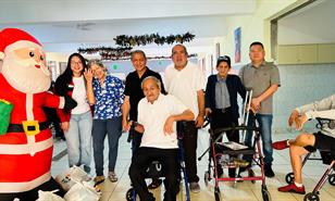 C&aacute;mara General de Comercio de Fujian entrega alimentos en Hogar de Ancianos San Francisco de Asis