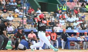 Raimel Tapia seduce a los asi&aacute;ticos y tendr&iacute;a que dejar a Leones