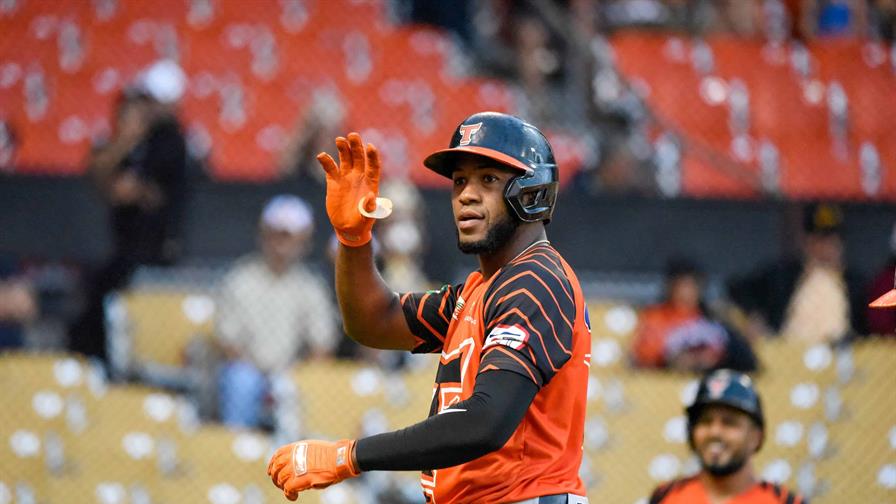 Bryan de la Cruz pone el sello de MVP con producci&oacute;n hist&oacute;rica en la Lidom