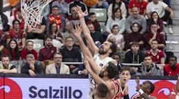 Madrid cierra 2025 en lo m&aacute;s alto al vencer a domicilio al Murcia