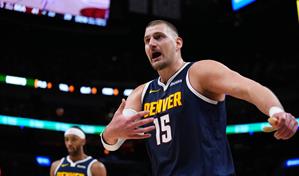 Jokic abandona partido ante Miami con lesi&oacute;n en su pierna izquierda