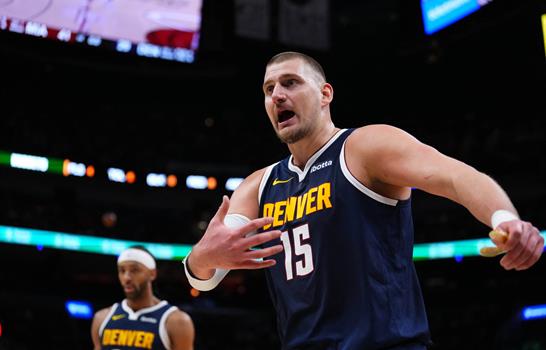 Jokic abandona partido ante Miami con lesi&oacute;n en su pierna izquierda