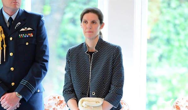 La ni&ntilde;era espa&ntilde;ola de los hijos de los pr&iacute;ncipes de Gales es galardonada por el rey