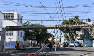 Un cami&oacute;n derriba poste del tendido el&eacute;ctrico en el sector Mar&iacute;a Auxiliadora