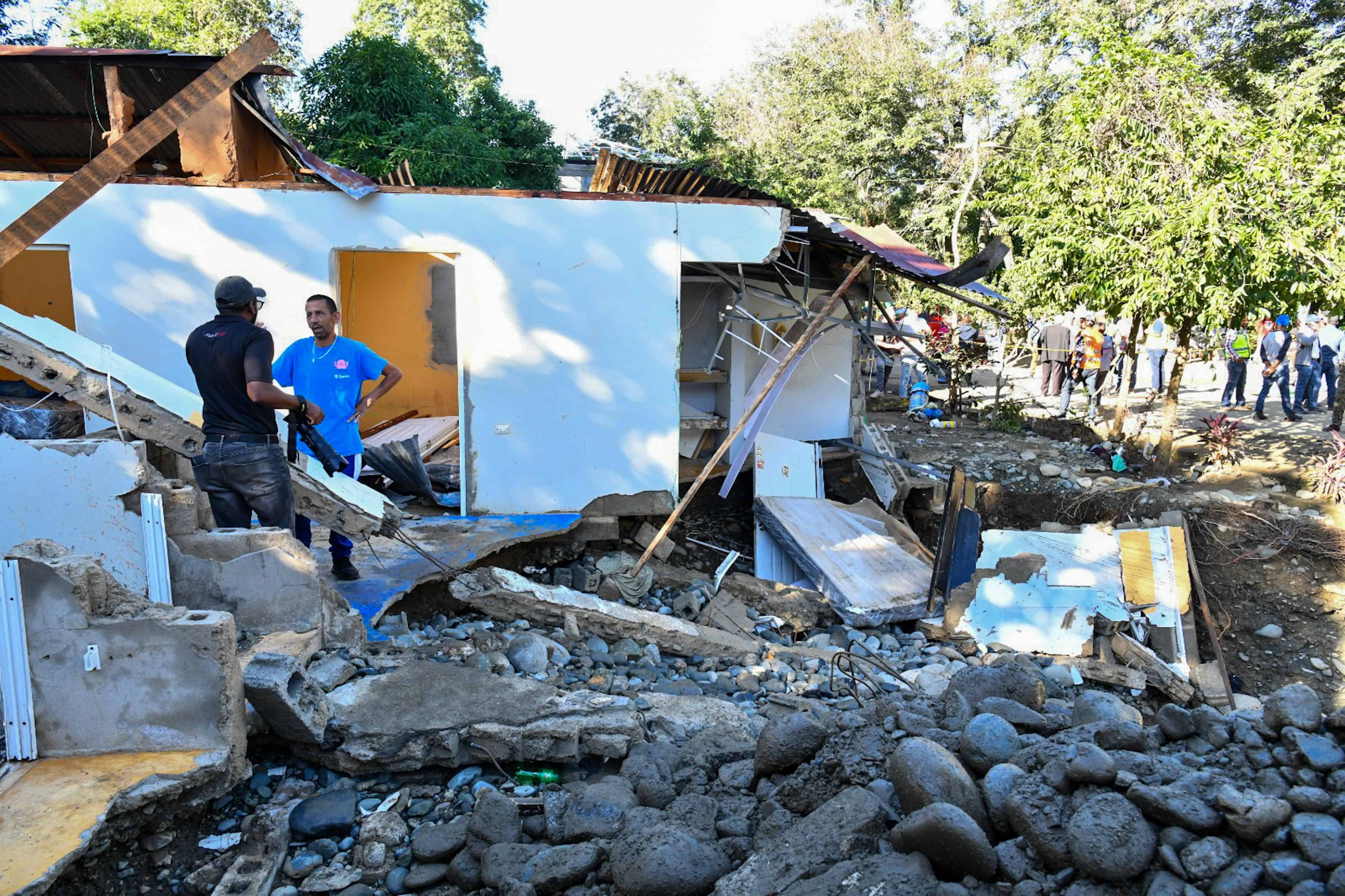 Viviendas con da&ntilde;os tras la fuga de agua que termin&oacute; en explosi&oacute;n.