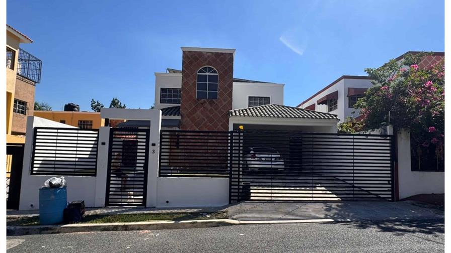 El Blachy cumple un sueño familiar y le regala una casa a su madre El Blachy cumple un sueño familiar y le regala una casa a su madre