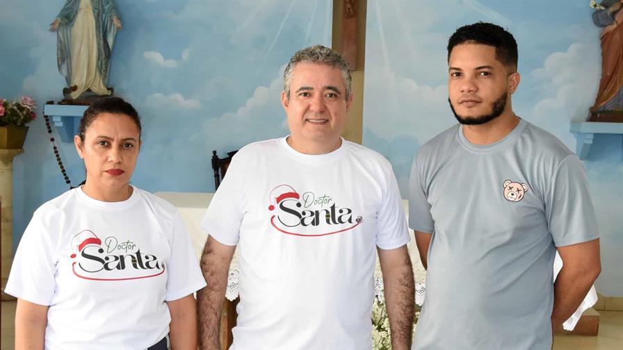 El Doctor Santa lleva diversi&oacute;n a los ni&ntilde;os del Hospital Infantil Robert Reid Cabral