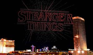 Stranger Things se adue&ntilde;a del cielo de Las Vegas con un impresionante show de 5,000 drones