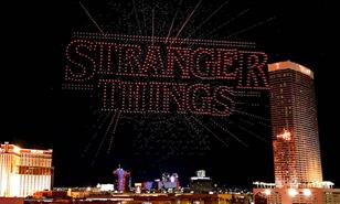 Stranger Things se adue&ntilde;a del cielo de Las Vegas con un impresionante show de 5,000 drones