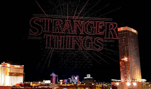 Stranger Things se adue&ntilde;a del cielo de Las Vegas con un impresionante show de 5,000 drones