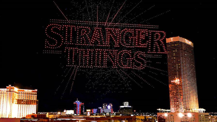 Stranger Things se adue&ntilde;a del cielo de Las Vegas con un impresionante show de 5,000 drones