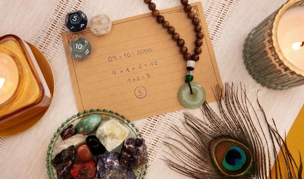 Brujos, duendes y amuletos: la apuesta esot&eacute;rica de los mexicanos para recibir el 2026