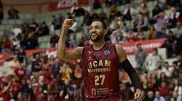 Video | El alero dominicano Sadiel Rojas ve retirada su camiseta del UCAM Murcia