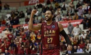 Video | El alero dominicano Sadiel Rojas ve retirada su camiseta del UCAM Murcia