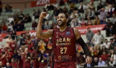 Video | El alero dominicano Sadiel Rojas ve retirada su camiseta del UCAM Murcia