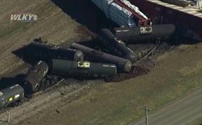 Tren se descarrila en Kentucky derramando azufre derretido