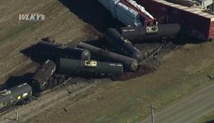 Tren se descarrila en Kentucky derramando azufre derretido