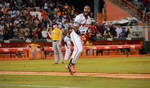 Bryan de la Cruz otra vez se viste de h&eacute;roe; Toros vencen &Aacute;guilas y se afirman en el segundo puesto
