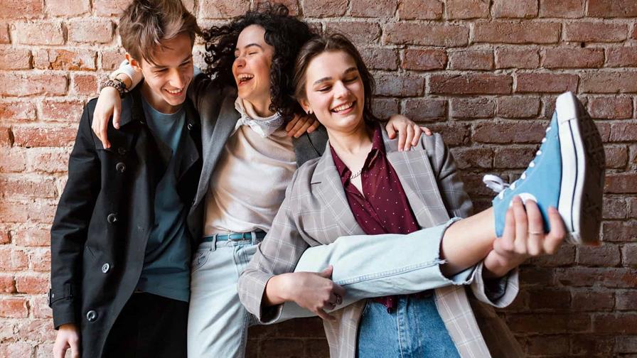 Moda y generaciones: coincidencias, diferencias y contradicciones de &acute;boomers&acute; a zetas