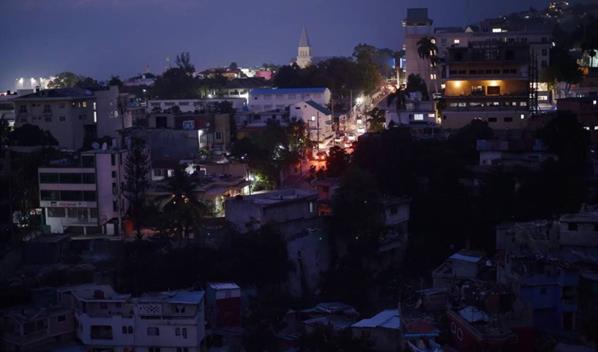 Hait&iacute; recibe A&ntilde;o Nuevo en la oscuridad por la falta de energ&iacute;a el&eacute;ctrica