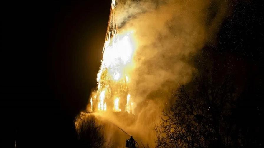 Un incendio devasta una iglesia de &Aacute;msterdam durante Nochevieja