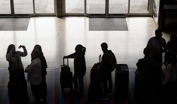 Venezuela cierra 2025 con una operatividad a&eacute;rea limitada y en busca de atender la demanda