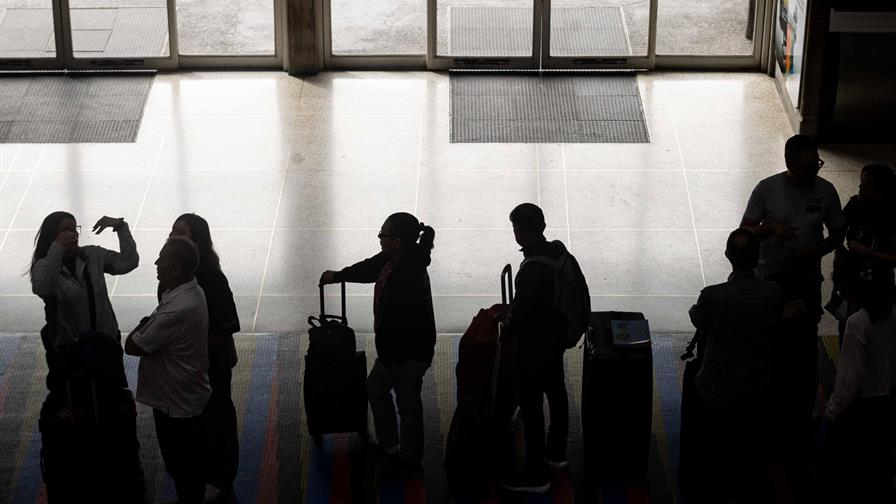 Conectividad aérea de Venezuela sigue limitada por advertencia de EE.UU.