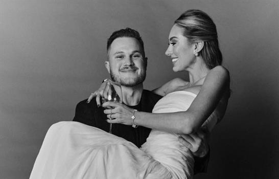 Zach Bryan y Samantha Leonard celebran su matrimonio en San Sebasti&aacute;n