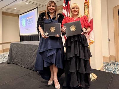 Comunicadoras dominicanas reciben la Moneda del Capitolio