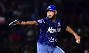 Las &Aacute;guilas contratan tres lanzadores y un receptor