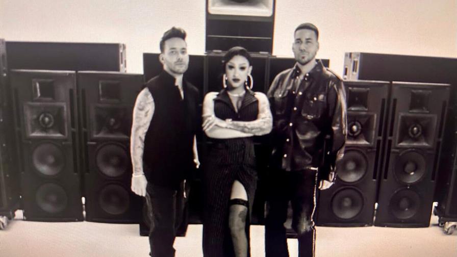 Romeo Santos y Prince Royce anuncian colaboraci&oacute;n musical con La Perversa