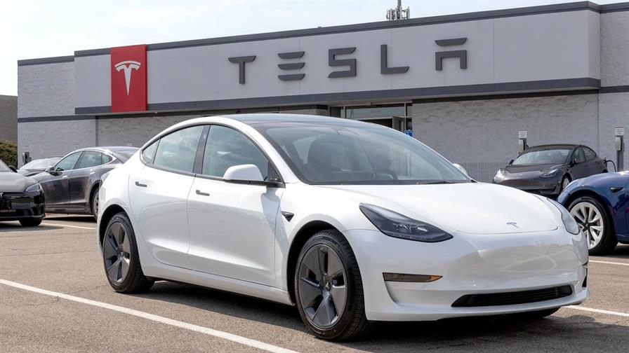 Las entregas de Tesla cayeron un 8.5 % en 2025, a&ntilde;o en el que produjo menos que en 2024