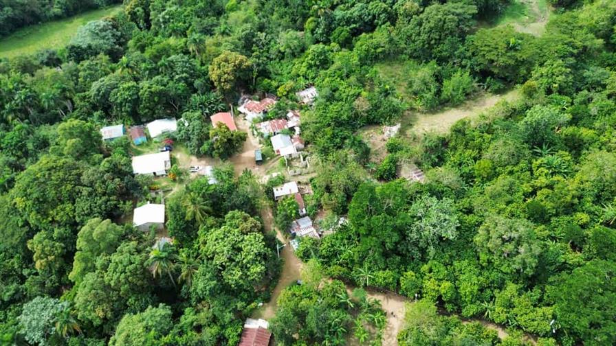 Alcalde pedáneo confirma que niña estuvo en colmado antes de su desaparición Alcalde pedáneo confirma que niña estuvo en colmado antes de su desaparición