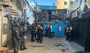 La DNCD realiza intervenciones contra microtr&aacute;fico en Capotillo; apresan a 11 personas