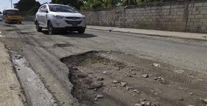 &iquest;Hasta cu&aacute;ndo se mantendr&aacute; el caos por el deterioro de calle La Avanzada?, preguntan choferes