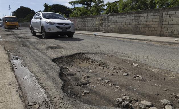 &iquest;Hasta cu&aacute;ndo se mantendr&aacute; el caos por el deterioro de calle La Avanzada?, preguntan choferes