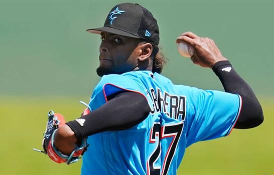 Los Yankees tocan las puertas a Marlins por Edward Cabrera