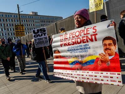 Protestan en NY por acción militar de EE. UU. en Venezuela