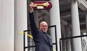 El dominicano Fernando Mateo recibe las Llaves de la Ciudad de Nueva York