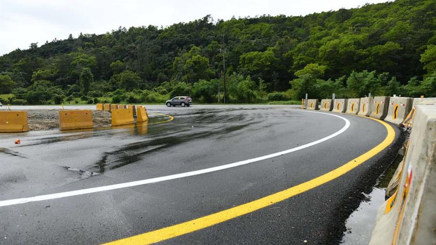 La autopista de la improvisaci&oacute;n, lentitud y peligrosidad
