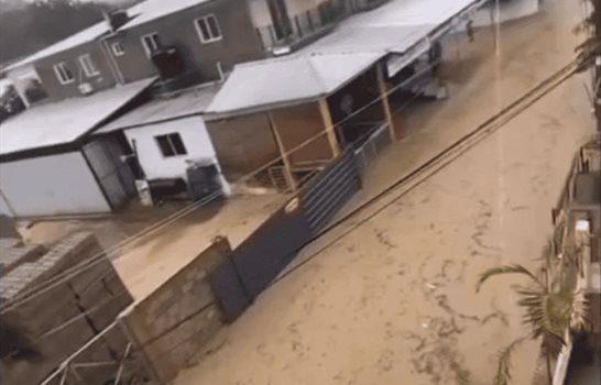 Sectores de Puerto Plata y Sos&uacute;a inundados por las lluvias provocada por vaguada