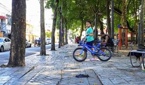 Calles sin juegos: pocos ni&ntilde;os son vistos en aceras y galer&iacute;as este lunes feriado por D&iacute;a de Reyes