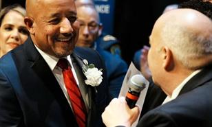 Brian A. DePe&ntilde;a asume segundo mandato como alcalde de Lawrence