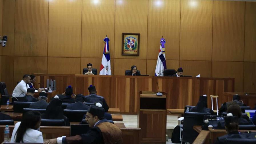 Militares y polic&iacute;as acusados de estafa millonaria al Estado presentan sus defensas materiales