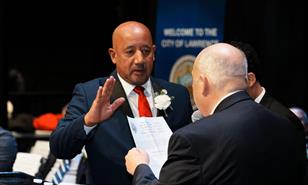 Dominicanos ocupan 16 de los 19 cargos pol&iacute;ticos de Lawrence, Massachusetts